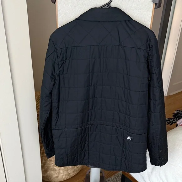 Nike Men's Black Quilted Shirt Jacket - Picture 5 of 9